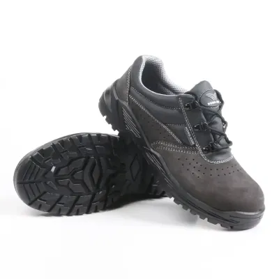  SAFETY SHOES FOR WORKERS